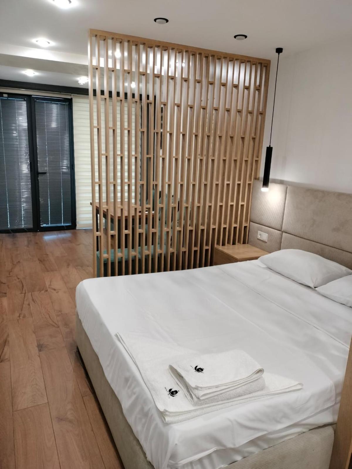 Aygestan Plaza Aparthotel Erevan Exterior foto