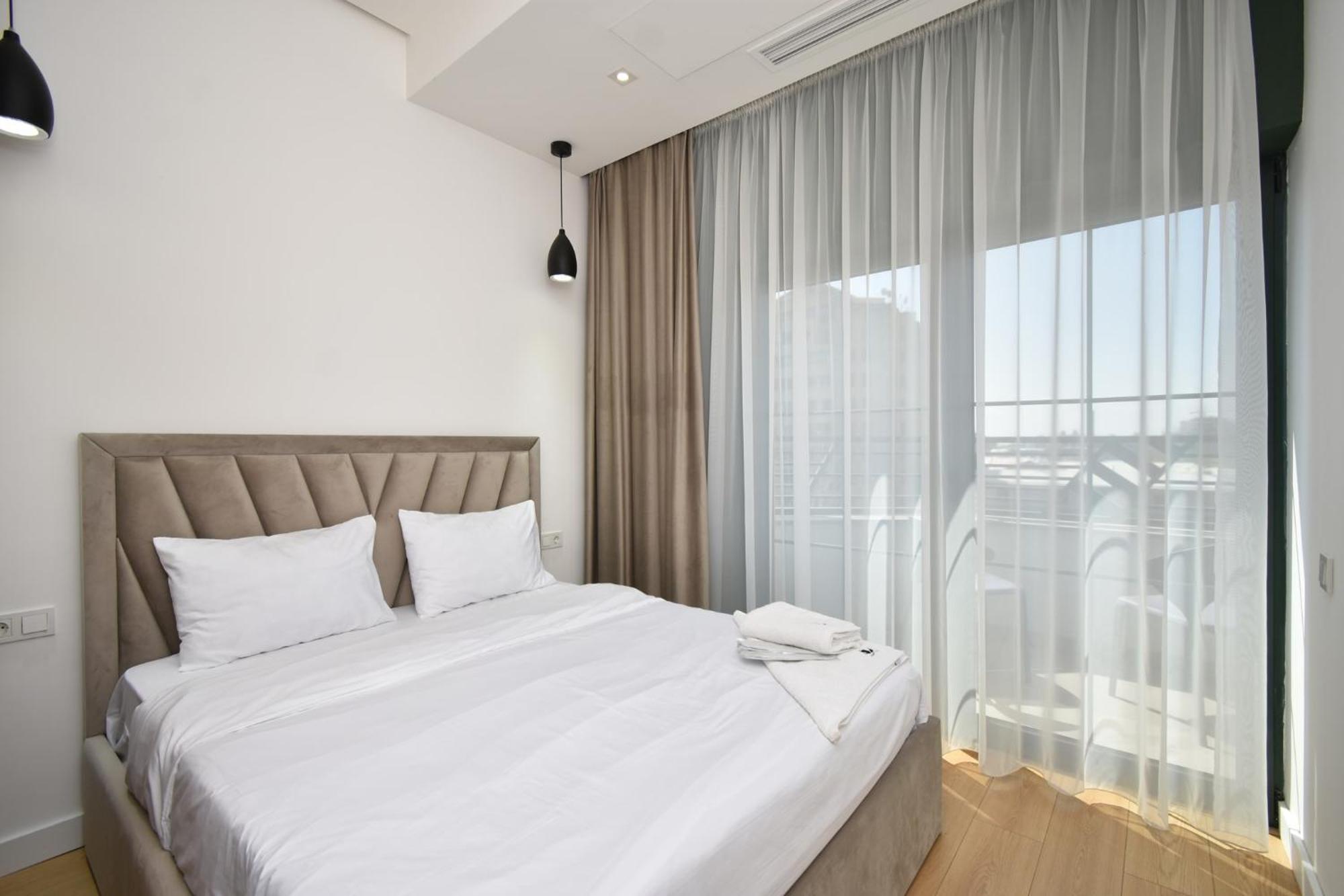 Aygestan Plaza Aparthotel Erevan Exterior foto