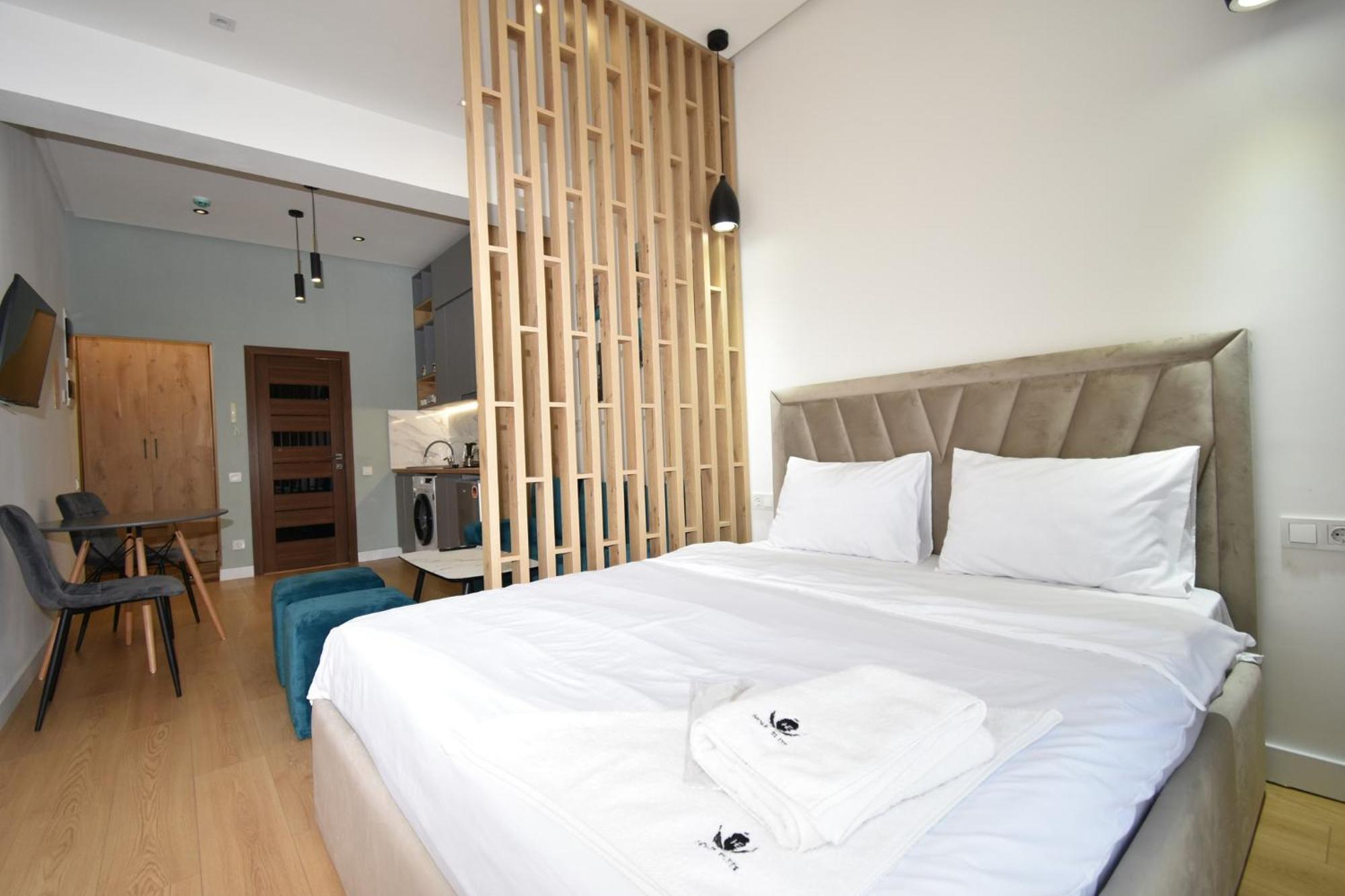 Aygestan Plaza Aparthotel Erevan Exterior foto
