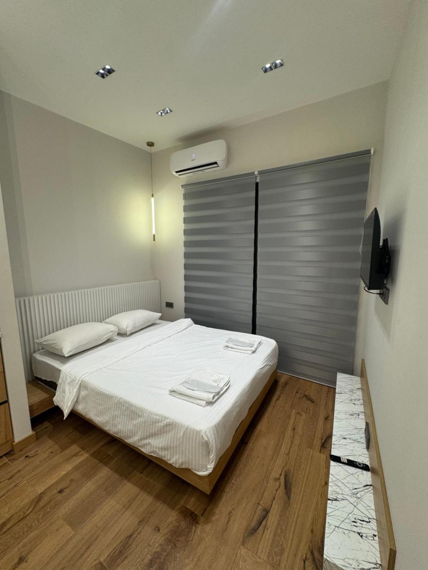 Aygestan Plaza Aparthotel Erevan Exterior foto